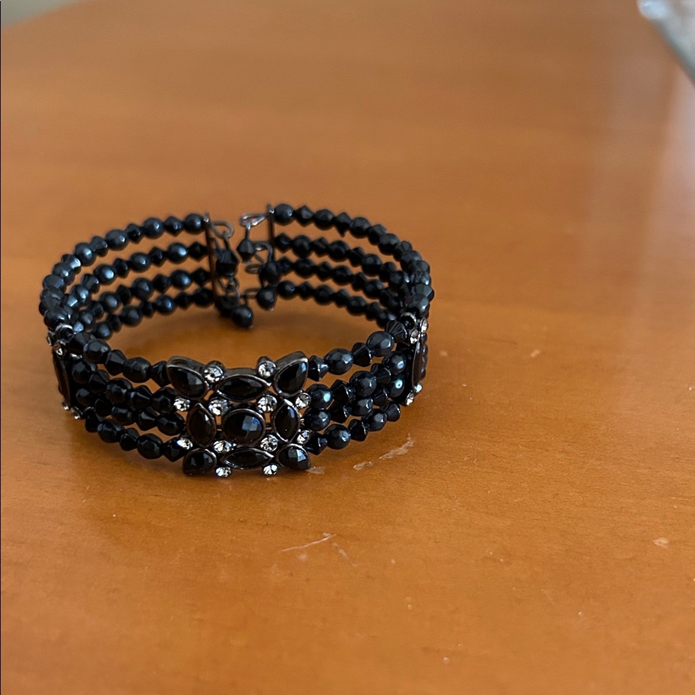 Elegant Black Beaded Bracelet